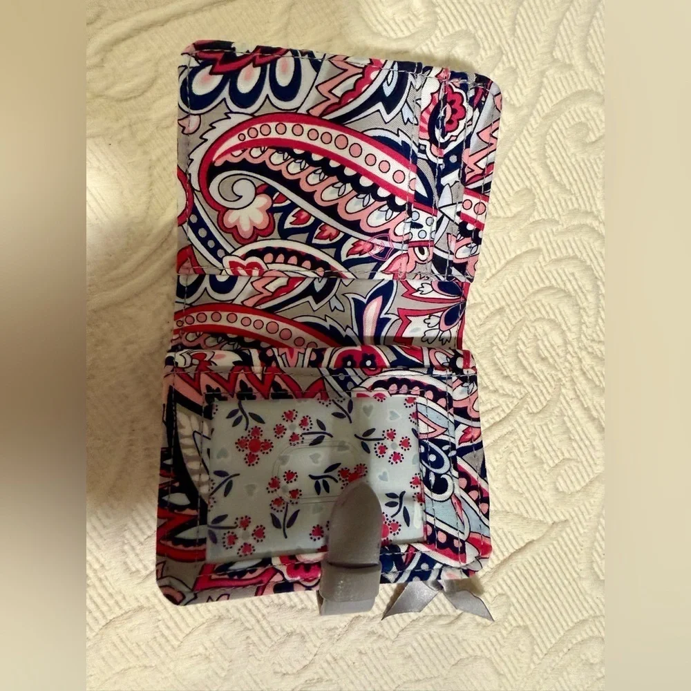 Gently Used Vera Bradley Floral Patterned Women's Wallet